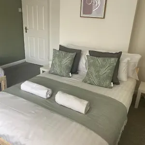 Wilton - Perfect For Contractors Private Large Drive Newcastle upon Tyne
